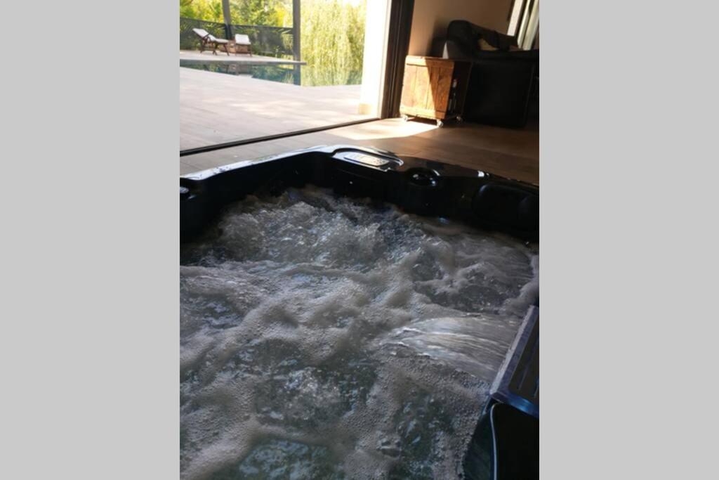 Un Petit Coin De Bali Avec Et Piscine Prives Carpentras